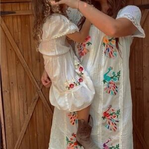 Vintage 1960s 1970s White Embroidered mexican Dress